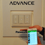 パナソニックES社、スマホで操作可能な制御機能付き照明スイッチ