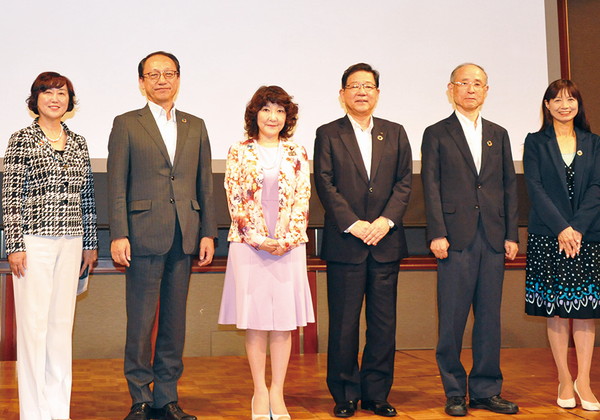 片山大臣を囲むプラットフォーム役員