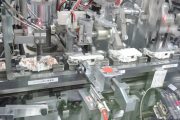 分電盤生産の様子